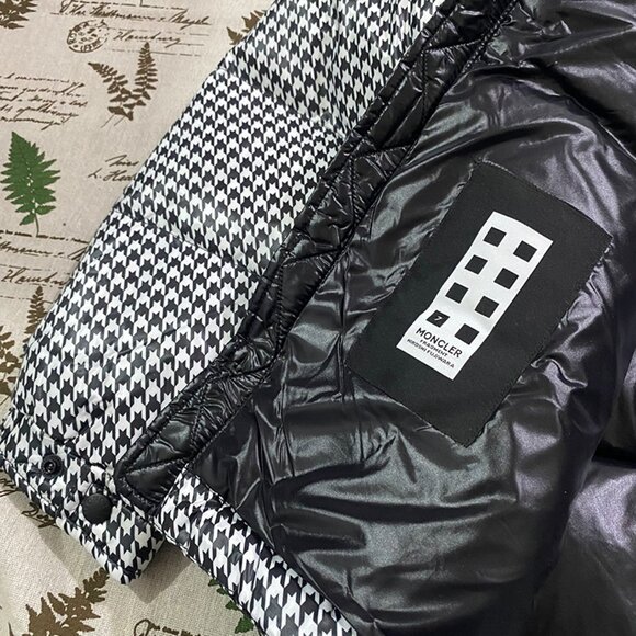 Moncler Genius Houndstooth Down Jacket White and Black - Picture 11 of 13